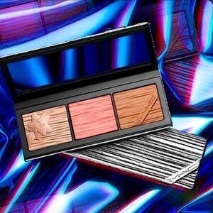 MAC Cosmetics Shiny Pretty Things Face Compact: Fair